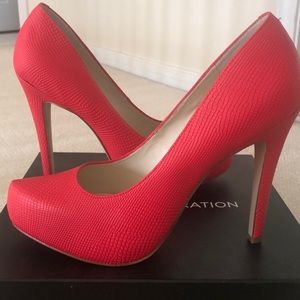 BCBGENERATION PASSION RUMBA SNAKE SZ 9M